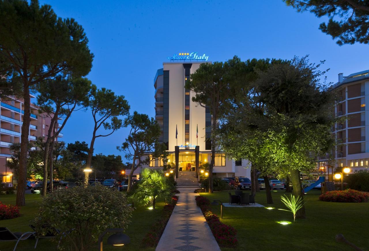 Hotel Italy Bibione Exteriör bild
